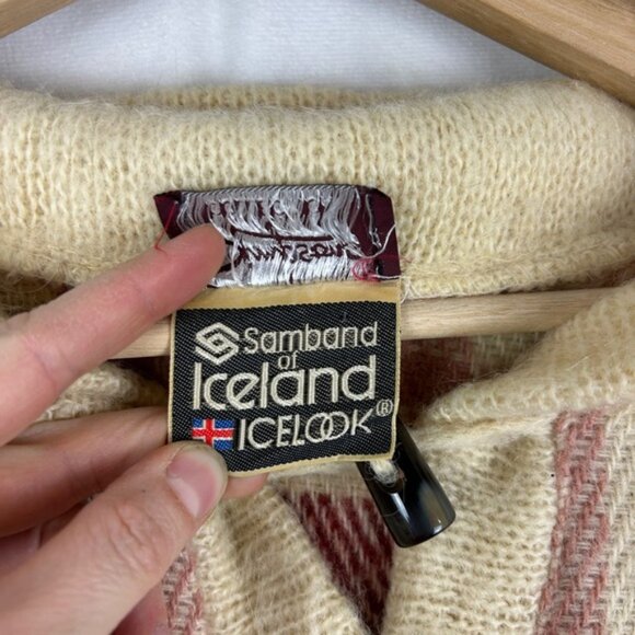 SAMBAND of ICELAND IceLook Wool Poncho Cape Cream Burgundy - Picture 5 of 6